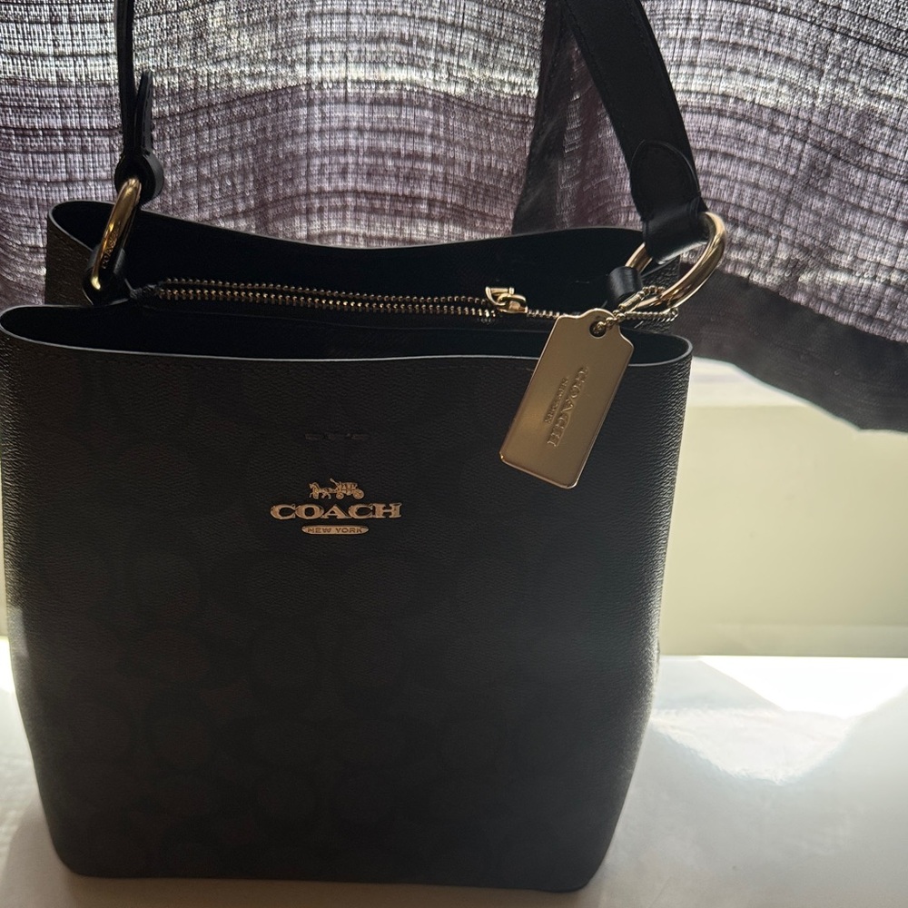 Coach Black Signature Bucket Shoulder Bag with Gold Hardware - Picture 3 of 10